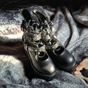 Hot topic lace up platforms